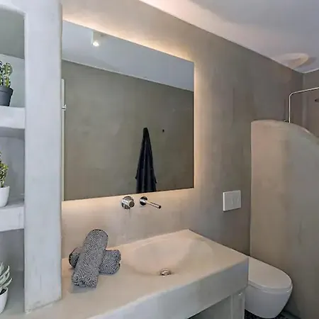 Modern Psarou Beach بيت للعطل *