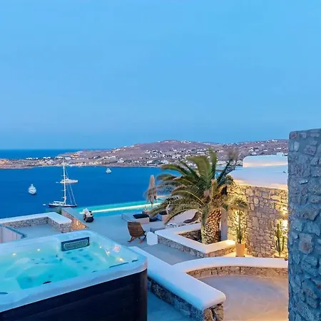 Modern Psarou Beach بسارو