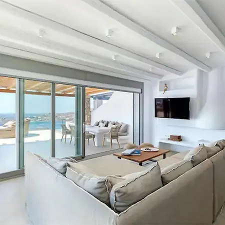 Modern Psarou Beach * بسارو